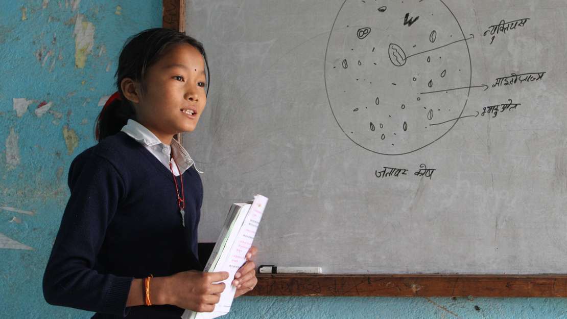 Nepal: HI kämpft für den Zugang zu Bildung für Kinder mit Behinderung