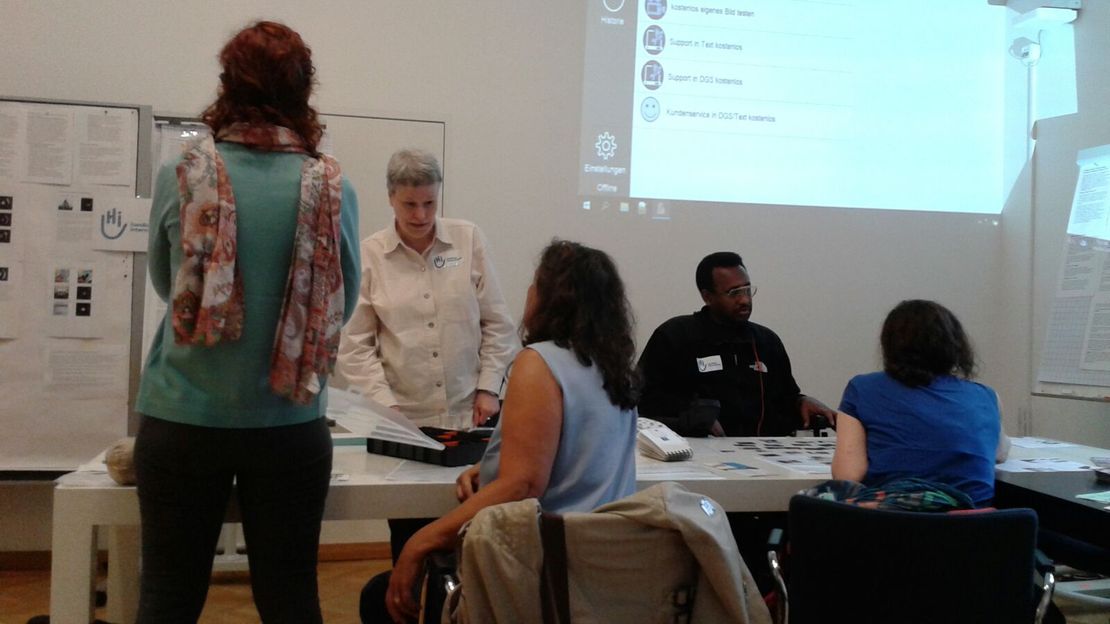 Interessierte Beschäftigte der Münchener Stadtverwaltung konnten sich am Diversity-Tag über das Thema Vielfalt und Behinderung informieren.