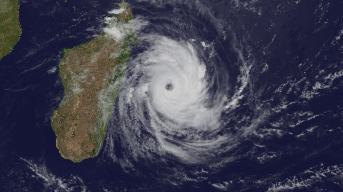 Satellitenbild des Wirbelsturms BATSIRAI 22 am 4. Februar 2022