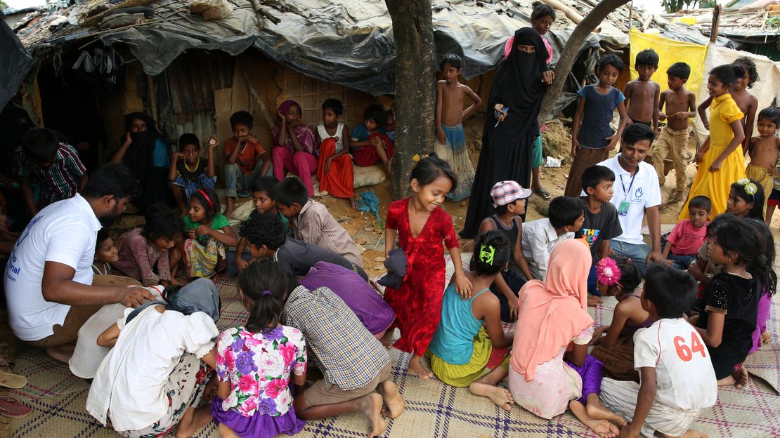 HI hilft den geflüchteten Rohingya im Bangladesch mit Rehabilitationsmaßnahmen und psychologischer Unterstützung.