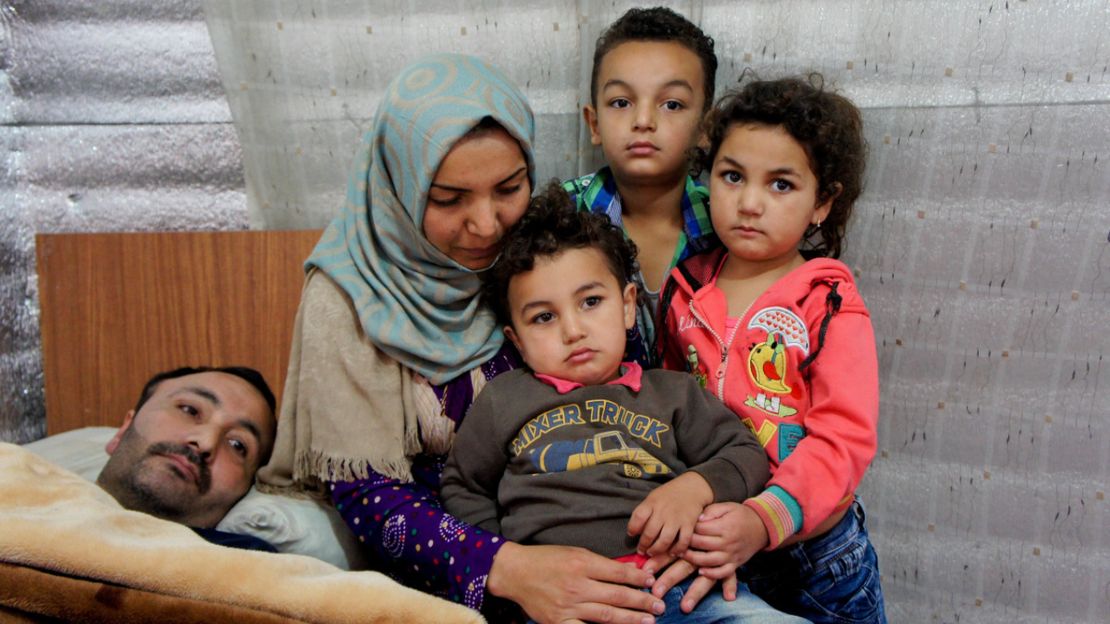 Talal (links) floh mit seiner syrischen Familie am Anfang des Konflikts nach Libanon.