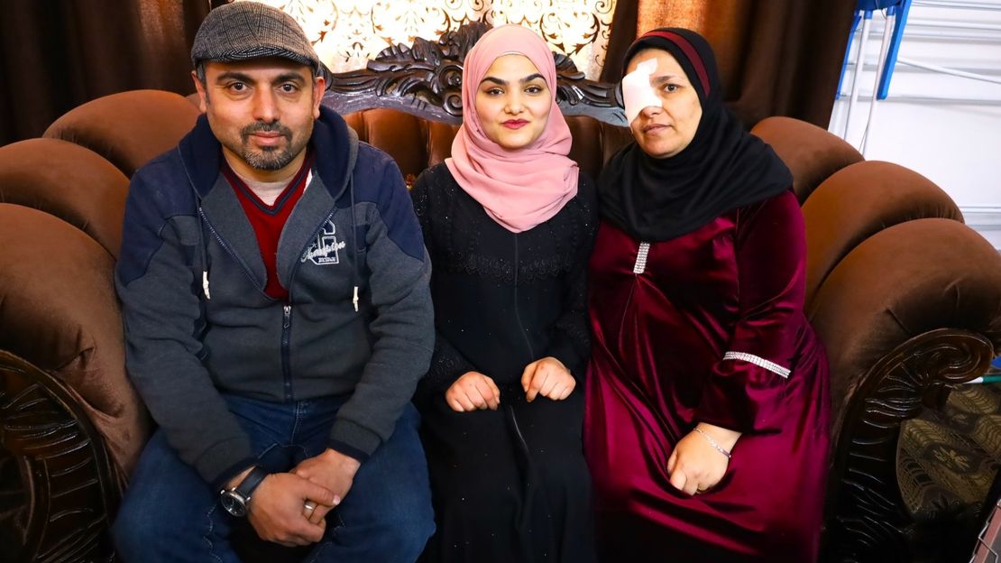Mariam mit ihren Eltern