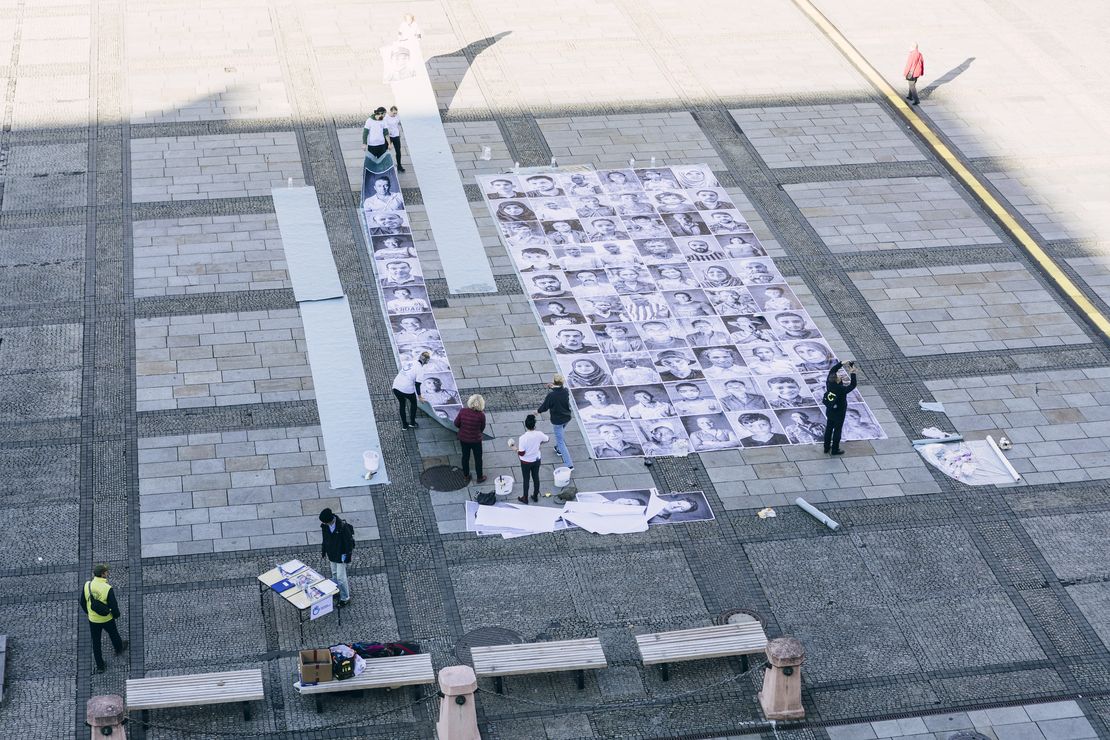 Aufbau der Streetart-Aktion auf dem Berliner Gendarmenmarkt