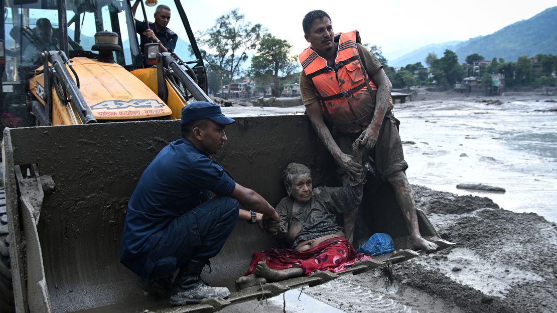 Nepal: Nothilfe nach verheerenden Fluten 