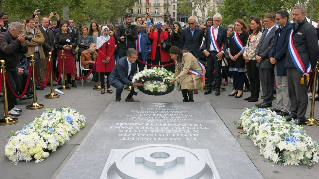Kranzniederlegung am Mahnmal für die unbekannten Zivilisten in Paris