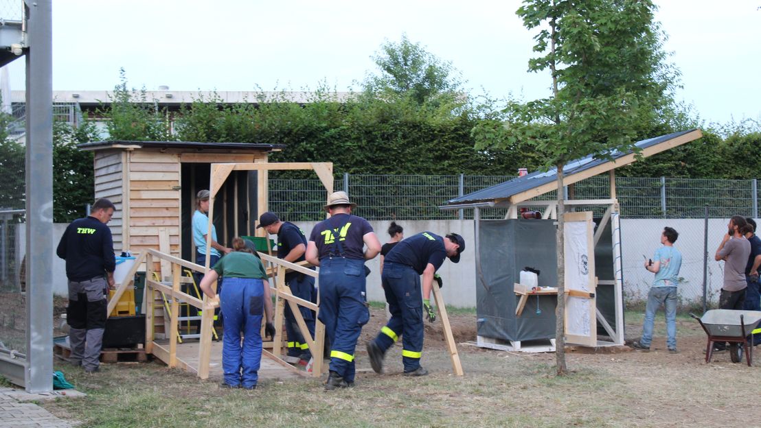 Beispiel der inklusiven Sanitärversorgung in der Nothilfe mit Rampe