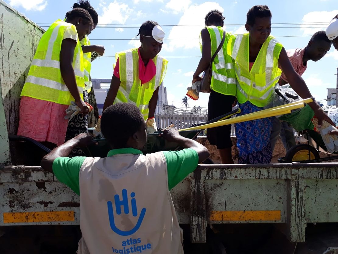 Handicap International / Atlas logistique koordinieren Aufräumarbeiten in Mosambik.