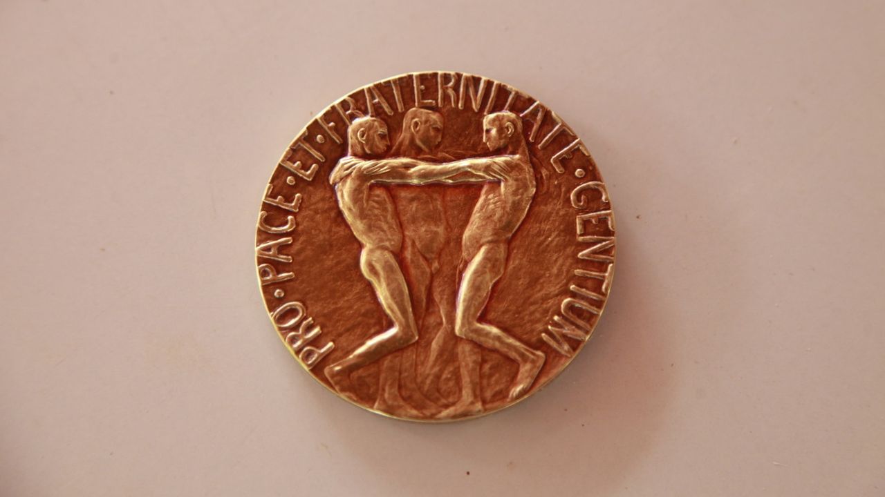 Medaille des Friedensnobelpreises in Oslo 1997