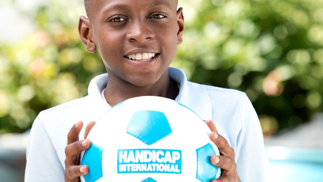 Moïse wird seit acht Jahren von Handicap International unterstützt.