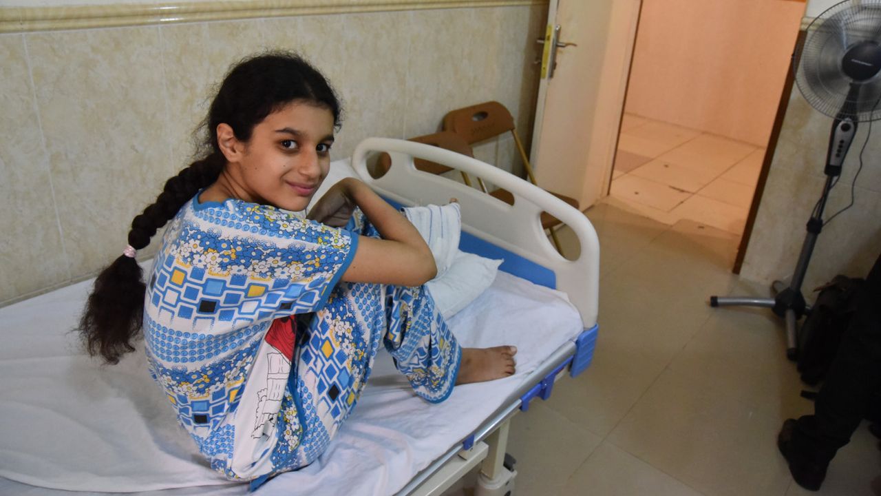 Sarah in ihrem Zimmer im Krankenhaus von Hamdaniyah. 