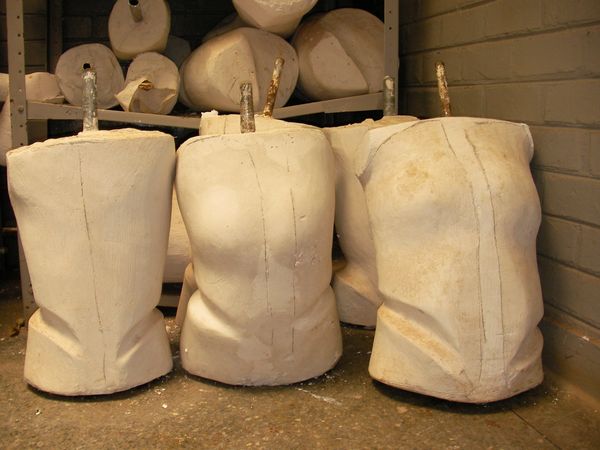 Gipsformen von Oberkörperteilen für die Herstellung von Prothesen