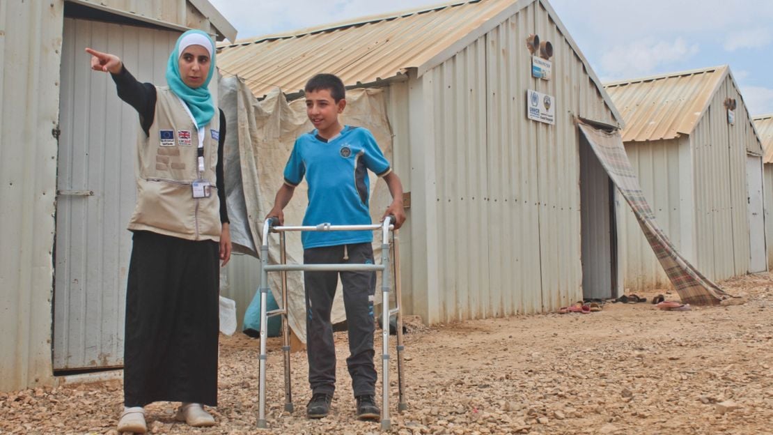 Nach seiner Flucht aus Syrien versorgte HI Mohamad im jordanischen Flüchtlingslager Azraq mit einer Prothese