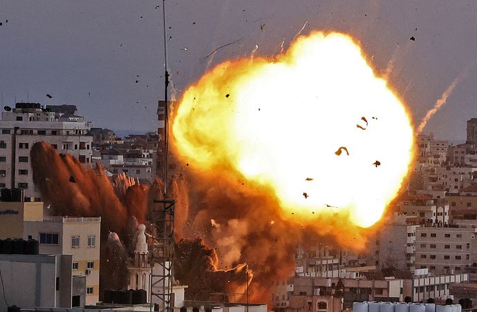 Explosion nach einem Luftangriff
