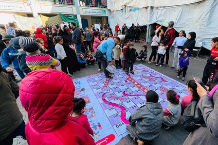 Kinder in Gaza bei Spielaktivitäten von Handicap International