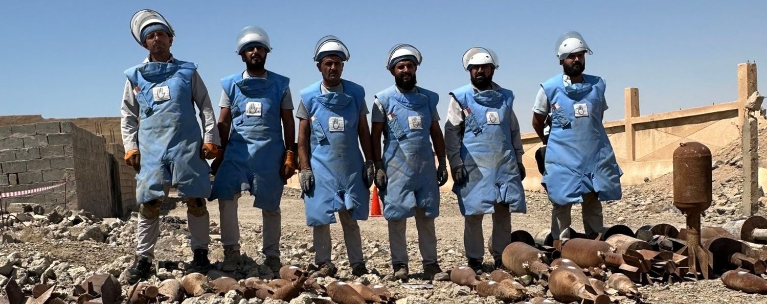 Entminer in einer Reihe in Syrien